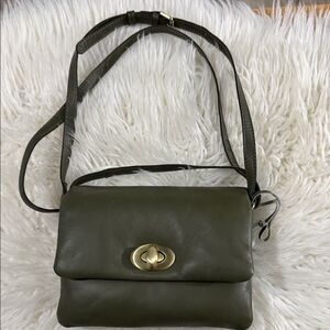 Elegant Olive Leather Crossbody Bag